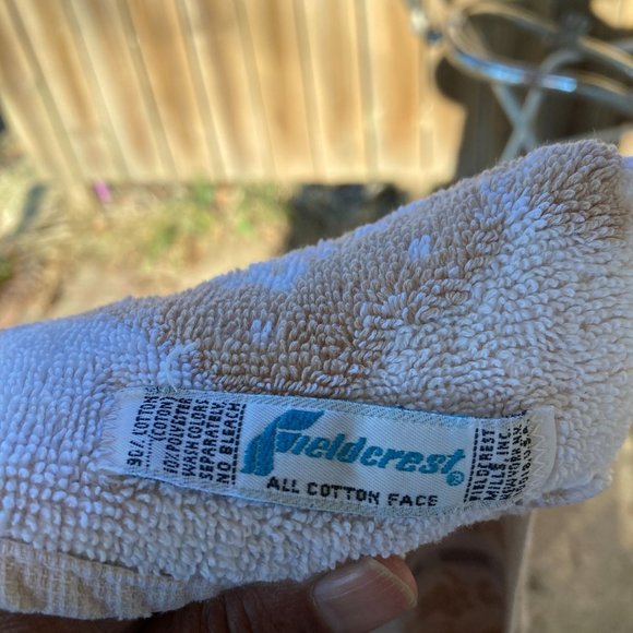 Vintage 60s FIELCREST FLORAL Polka Dot Tan White Bath TOWEL - Picture 7 of 7